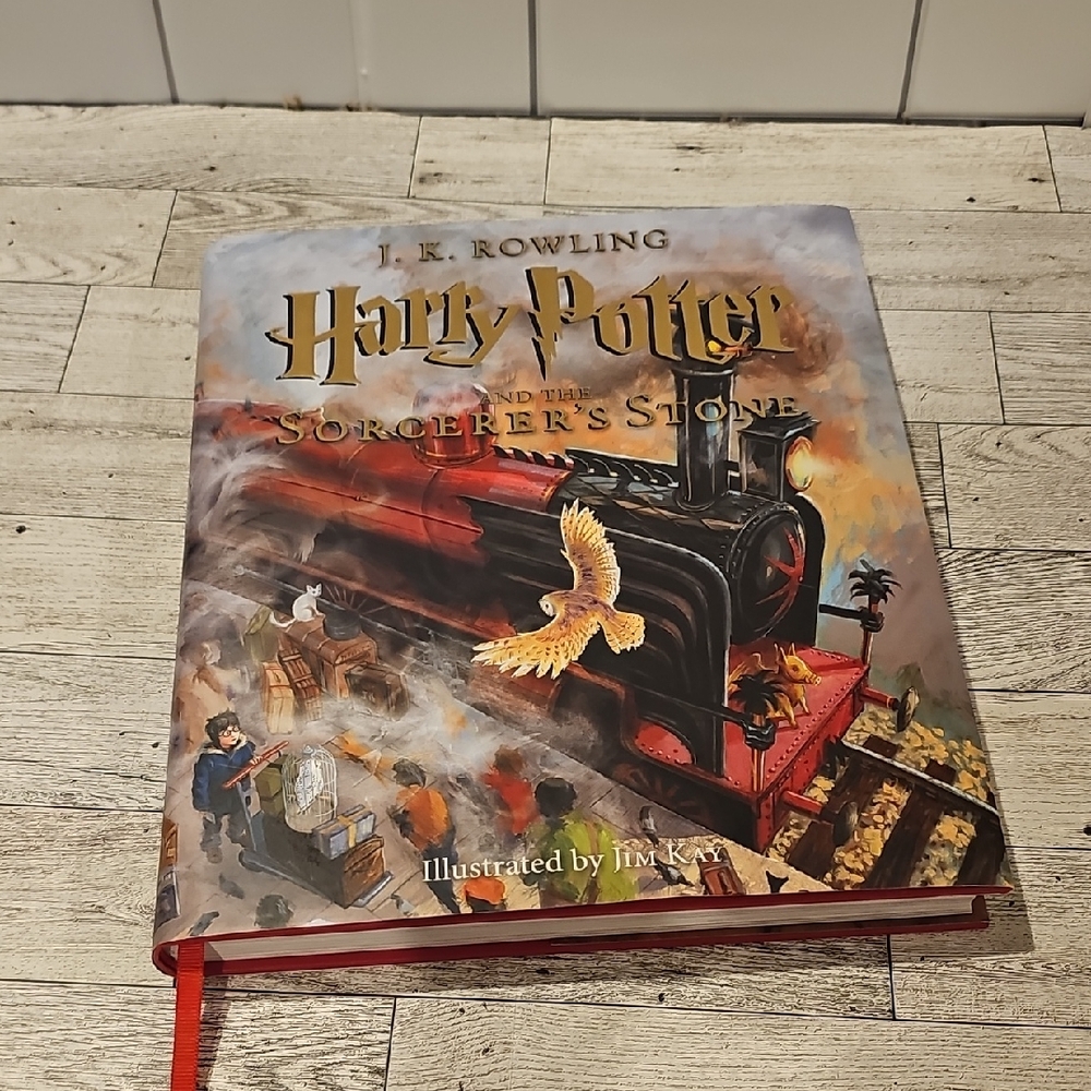 Harry Potter And The Sorcerer's Stone Illustrated Version